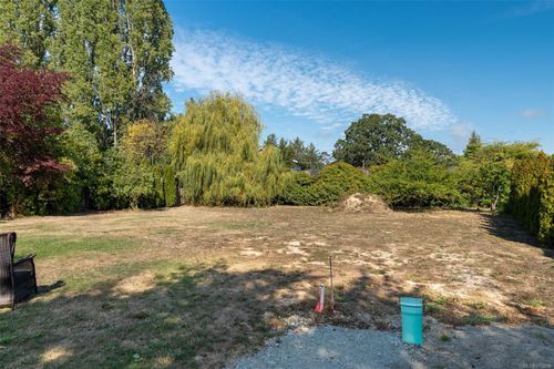 1208 Marchant Rd, Central Saanich, BC, V8M1G7 | Card Image