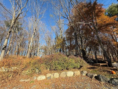 3 Laurel Pl, Amesbury, MA, 01913-4117 | Card Image