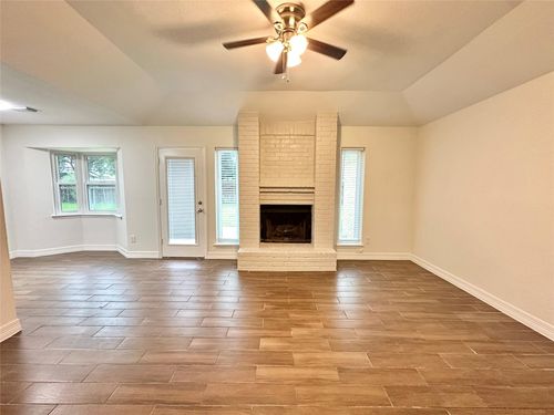 504 Raymond St, La Marque, TX, 77568-3867 | Card Image