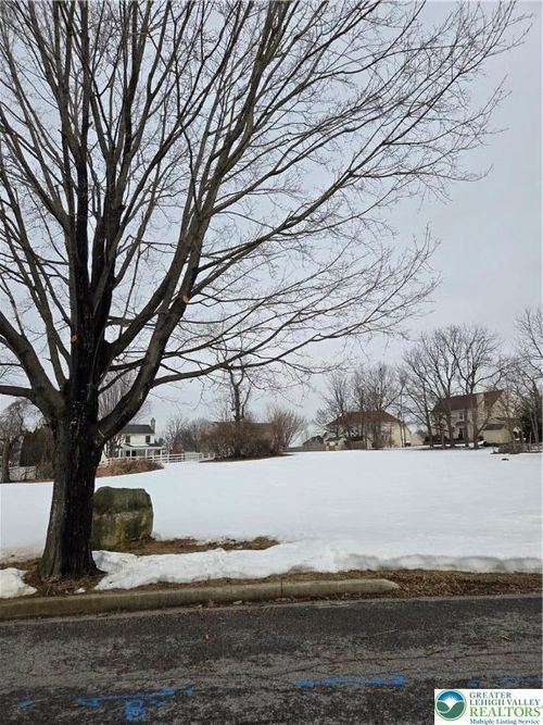 1168 Dewalt Dr, EASTON, PA, 18040-8215 | Card Image