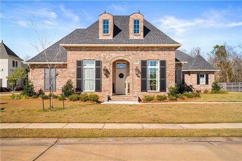 152 Pecan Bayou Dr, Alexandria, LA, 71303-6003 | Card Image