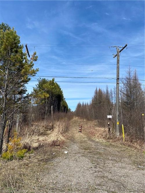 12253 (ON-17) Trans Canada Highway E, Sturgeon Falls, ON, P2B3K8 | Card Image