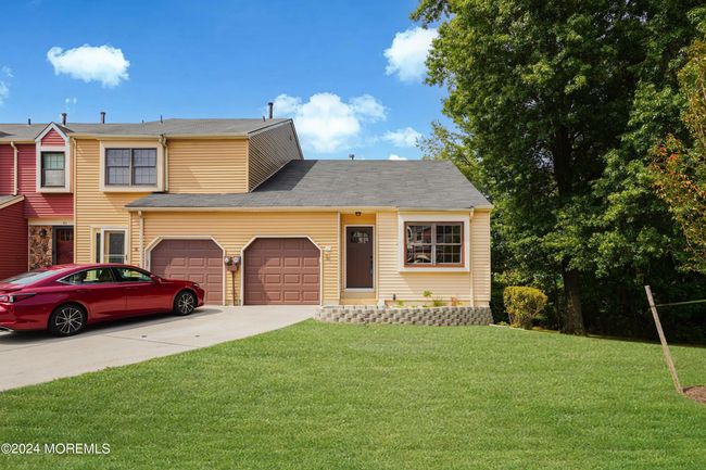 47 Knoll Ct, Condo with 2 bedrooms, 2 bathrooms and null parking in Matawan NJ | Image 25