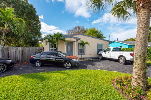 124 Sw 10th Ave, Boynton Beach, FL, 33435-5922 | Card Image