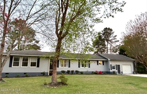 111 Tree Fern Dr, Morehead City, NC, 28557-8403 | Card Image