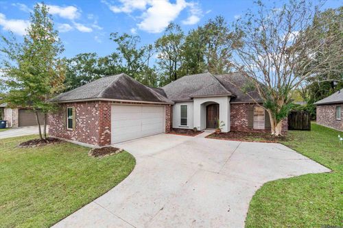 5738 Parkknoll Place Dr, Baton Rouge, LA, 70816-6198 | Card Image