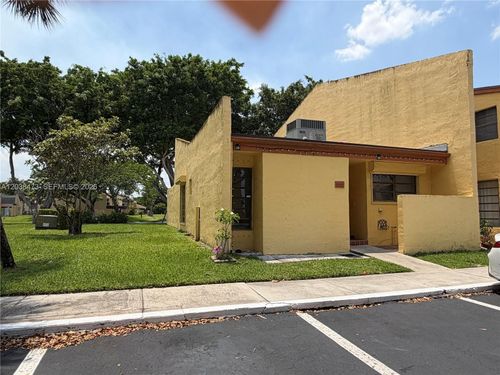 296-1540 Nw 93rd Ave, Pembroke Pines, FL, 33024-4562 | Card Image