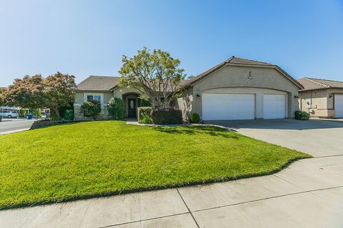 2864 Rialto Ave, Clovis, CA, 93611-6545 | Card Image