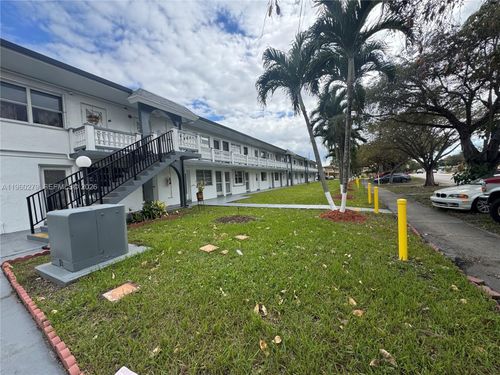 apt-18-20337 Ne 2nd Ave, Miami, FL, 33179-2367 | Card Image