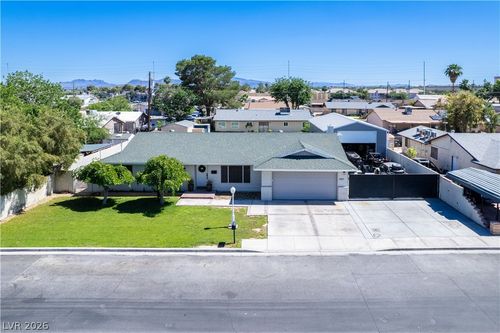 4571 E Cleveland Avenue, Las Vegas, NV, 89104 | Card Image