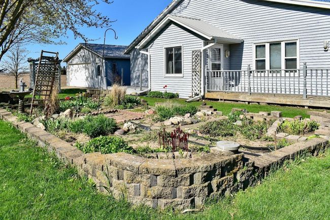 Perennial Garden Bed | Image 35