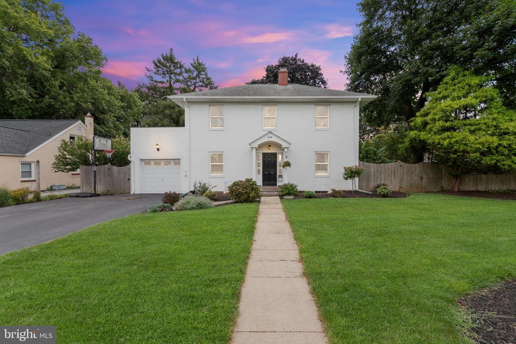 Faustina Dr, West Chester, PA 19382