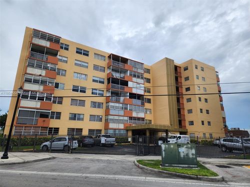 apt-206-16400 Ne 17th Ave, North Miami Beach, FL, 33162-4034 | Card Image