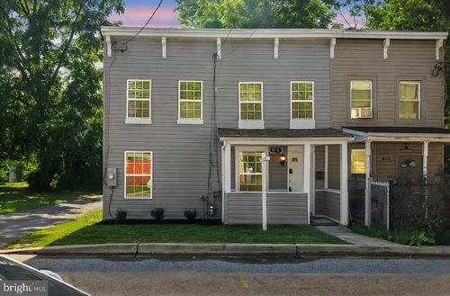 612 9th St, LAUREL, MD, 20707-3522 | Card Image