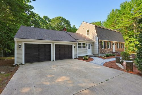 8 Cook Rd, Foxborough, MA, 02035-2537 | Card Image