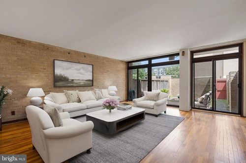 421 N St Sw, WASHINGTON, DC, 20024-3701 | Card Image