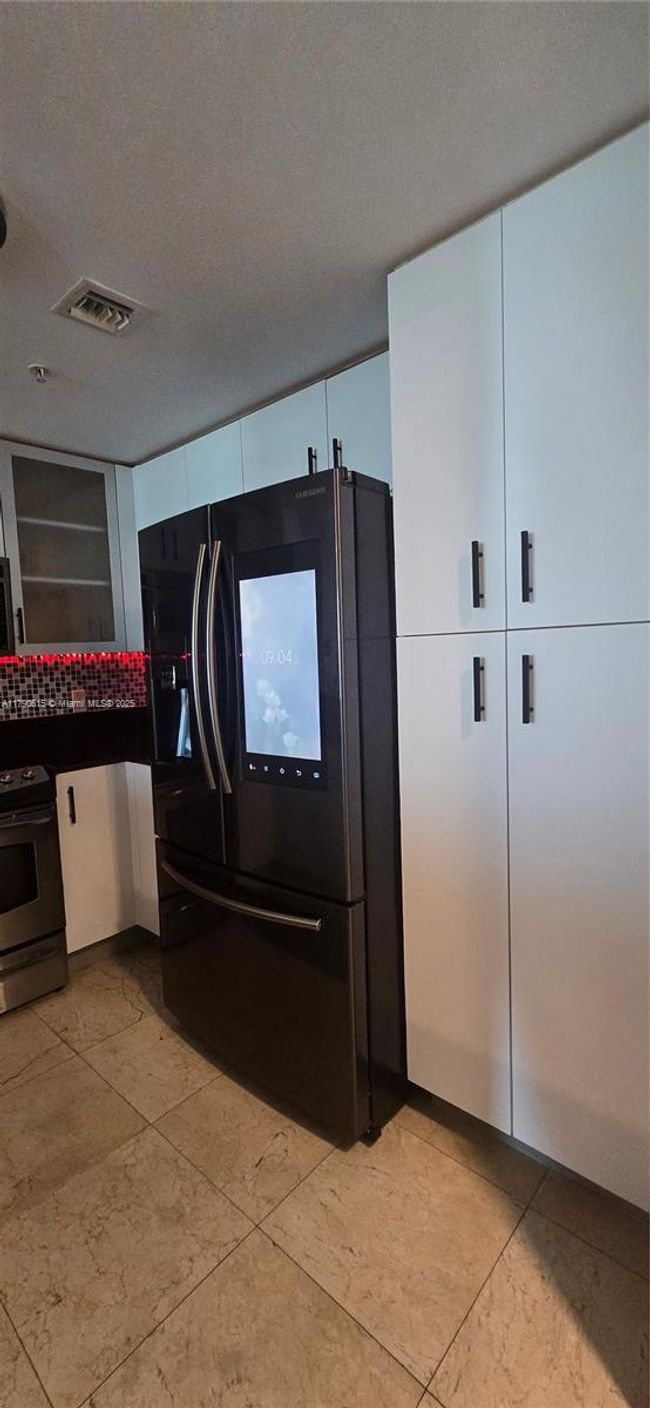 APT-1024 - 7900 Harbor Island Dr, Condo with 1 bedrooms, 2 bathrooms and null parking in North Bay Village FL | Image 22