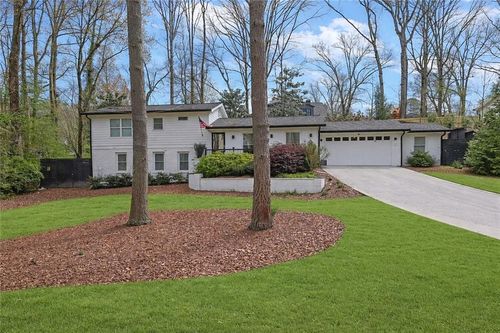 70 Bonnie Ln, Sandy Springs, GA, 30328-3033 | Card Image