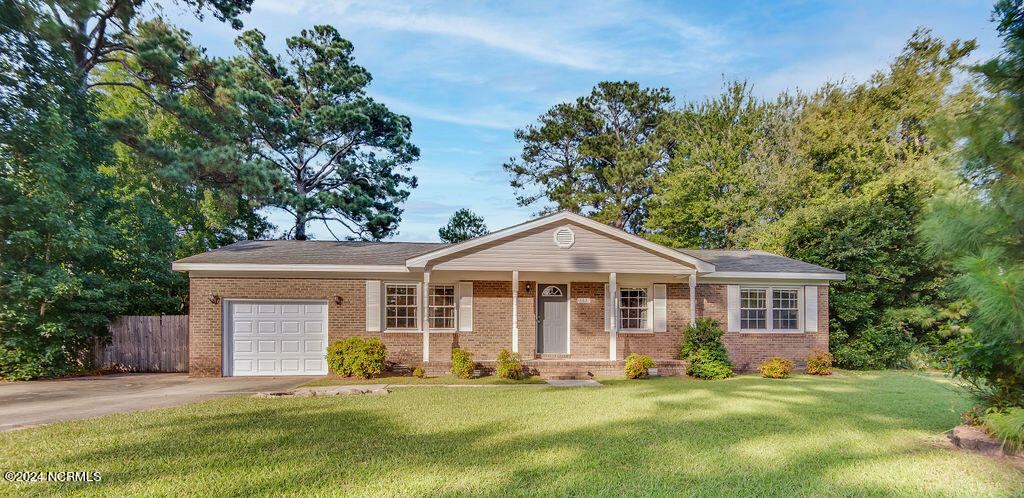 Hillside Ct, Jacksonville, NC 28546