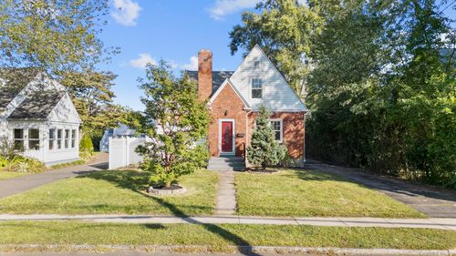 62 Grove St, West Hartford, CT, 06110-1841 | Card Image