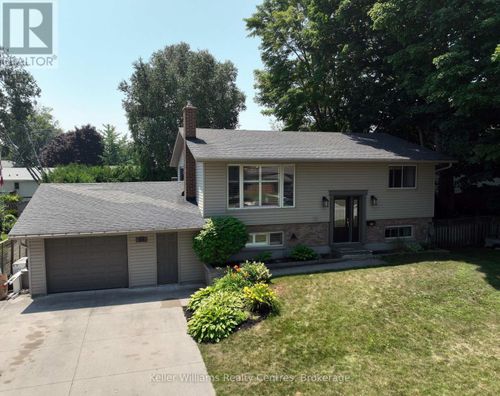 678 Orchard Dr, Port Elgin, ON, N0H2C3 | Card Image
