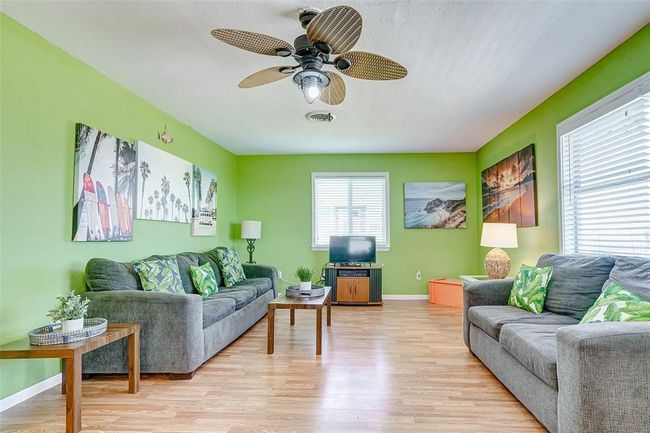 203 Carlton Ave, House other with 2 bedrooms, 2 bathrooms and null parking in Surfside Beach TX | Image 9
