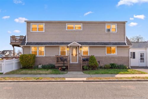 228 W Riviera Drive, Babylon, NY, 11757 | Card Image