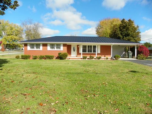 202 Gillen Dr, Sparta, TN, 38583-1404 | Card Image