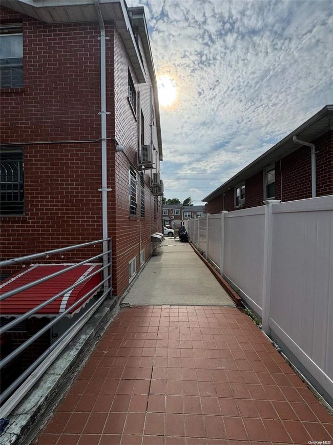 1303 128 Th St, Home with 6 bedrooms, 4 bathrooms and null parking in College Point NY | Image 19