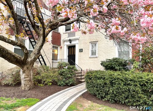 1d-124 Woodside Grn, Stamford, CT, 06905-4918 | Card Image