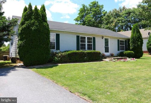 33 Savannah Sparrow Ln, MARTINSBURG, WV, 25405-8525 | Card Image