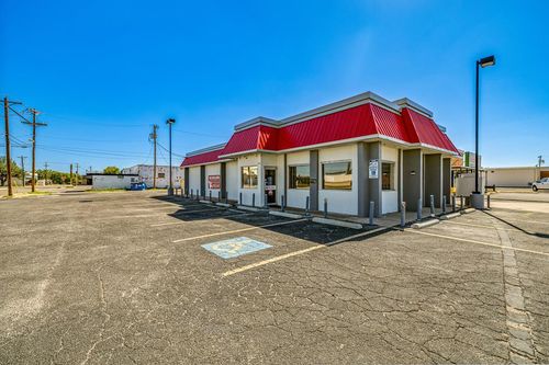 2001 W Harris Ave, San Angelo, TX, 76901-3805 | Card Image