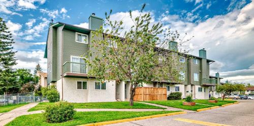 24-2511 38 Street Ne, Calgary, AB, T1Y4M7 | Card Image