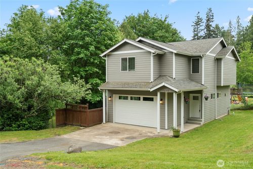 7270 E Grandview St, Port Orchard, WA, 98366-8221 | Card Image