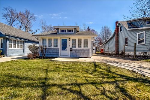 271 E 238th St, Euclid, OH, 44123-1526 | Card Image