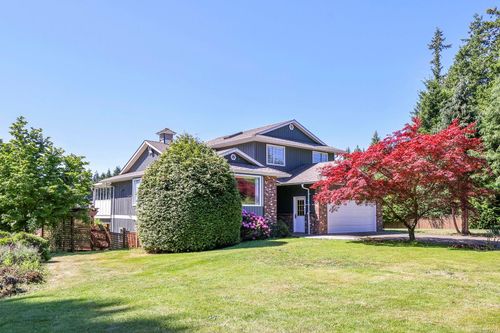 2099 Idiens Way, Comox, BC, V9M3Y9 | Card Image