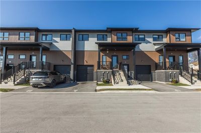 202 - 6591 Montrose Rd, Townhouse with 3 bedrooms, 2 bathrooms and 2 parking in Niagara Falls ON | Image 1