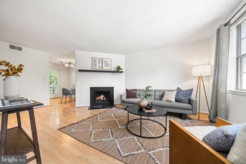c-2850 S Wakefield St, ARLINGTON, VA, 22206-1198 | Card Image