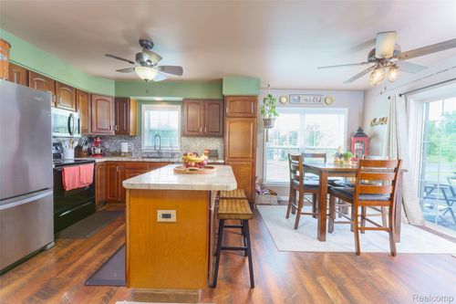 13880 Deer Run Ln, Byron, MI, 48418-8734 | Card Image