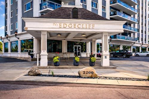 2200 Victory Pkwy, Cincinnati, OH, 45206-2882 | Card Image