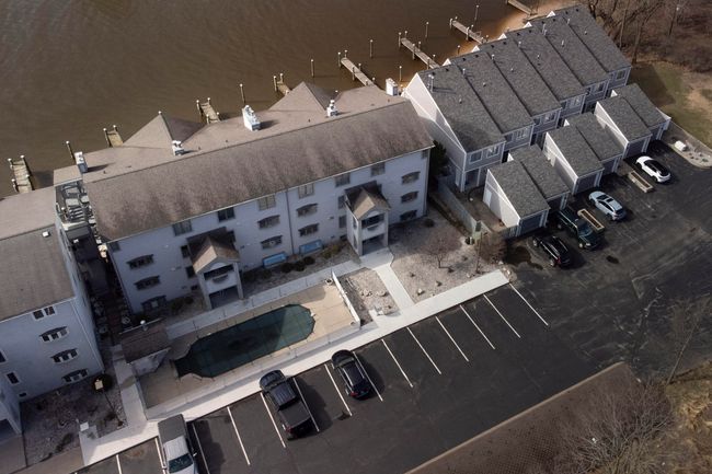 APT-8 - 317 5 Th Ave, Condo with 2 bedrooms, 1 bathrooms and null parking in Manistee MI | Image 42