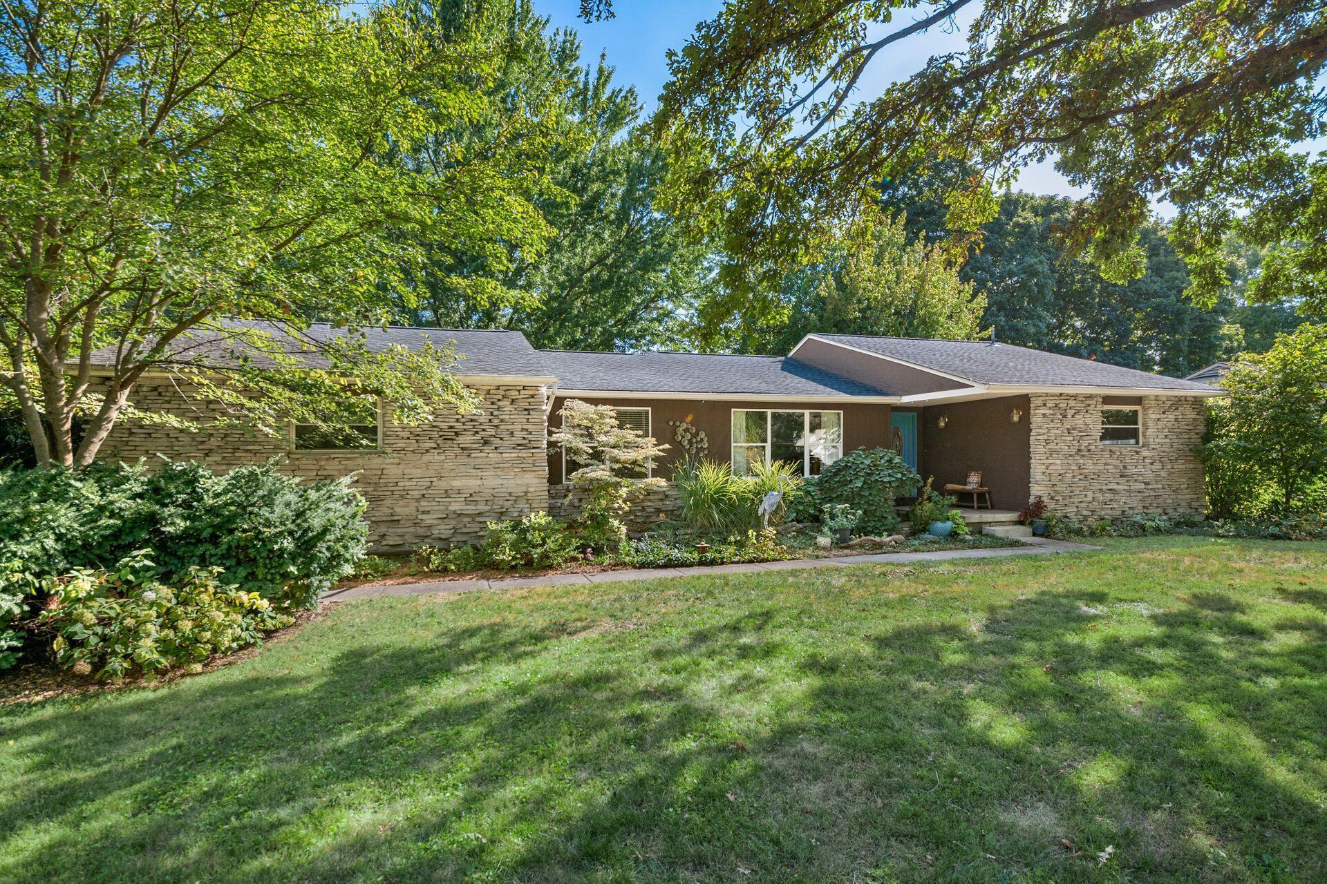 Marshlyn Ct, Columbus, OH 43220