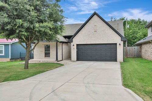 124 Elm Ln, Roanoke, TX, 76262-7211 | Card Image