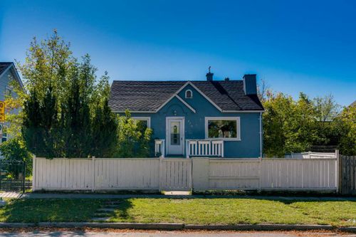 129 18 Ave Nw, Calgary, AB, T2M0S9 | Card Image