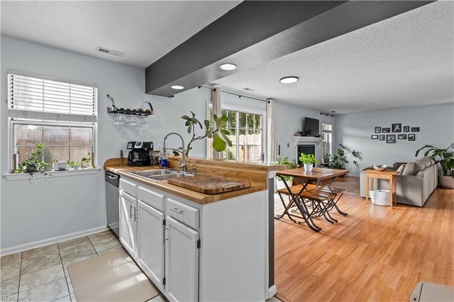4592 Genoa Cir, House attached with 2 bedrooms, 3 bathrooms and null parking in Virginia Beach VA | Image 8