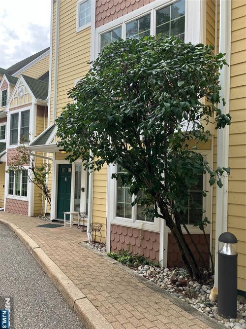 51 N Mountain Ave, Montclair, NJ, 07042-2357 | Card Image