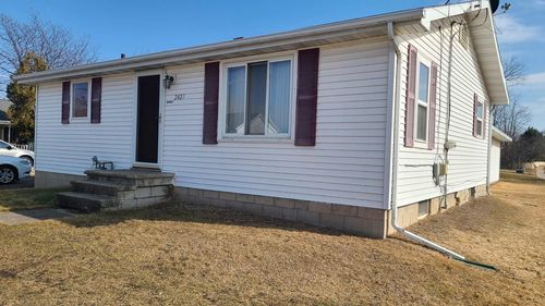 2427 Memorial Drive, Howard, WI, 54303 | Card Image