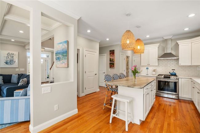 37 Island Dr, House other with 4 bedrooms, 3 bathrooms and 6 parking in Middletown RI | Image 11