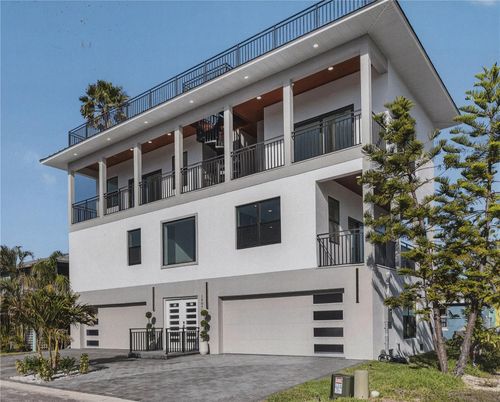 18077 3rd St E, REDINGTON SHORES, FL, 33708-1010 | Card Image