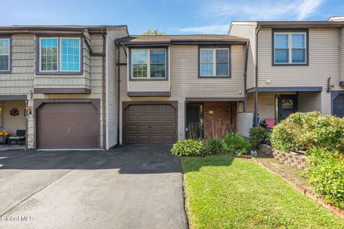15 Kensington Sq, Cohoes, NY, 12047-2113 | Card Image